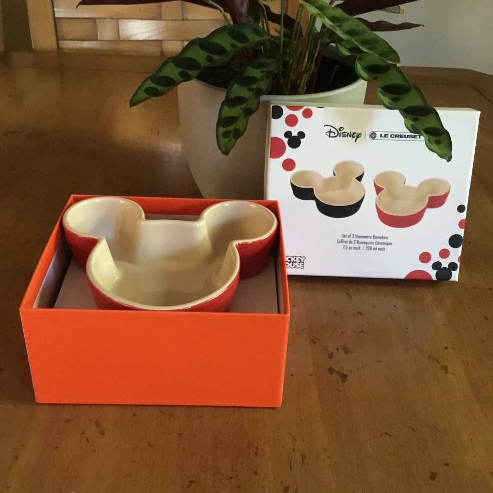 Williams Sonoma Le Creuset Disney Mickey Mouse Stoneware Ramekins - Picture 7 of 12